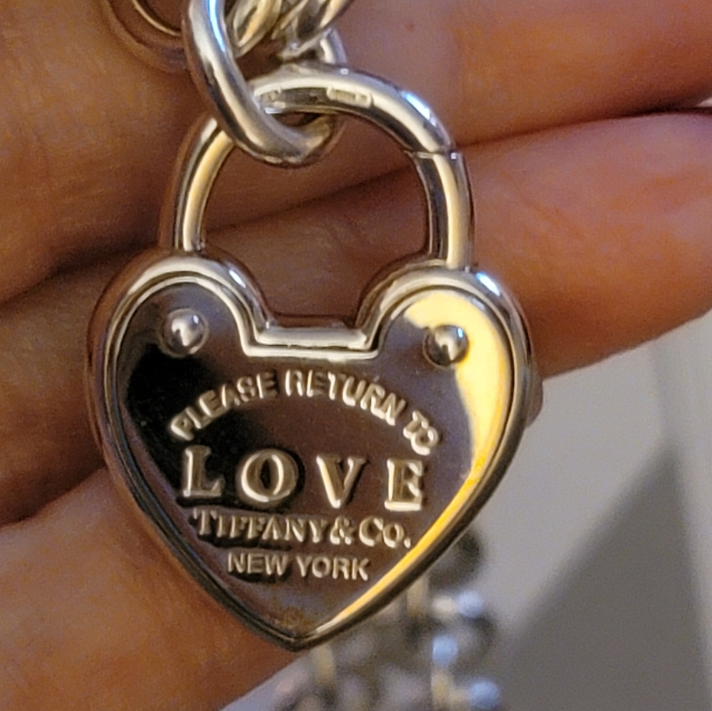 Tiffany & Co Heart Lock Necklace/ Gorgeous/ Coa - Picture 2 of 5